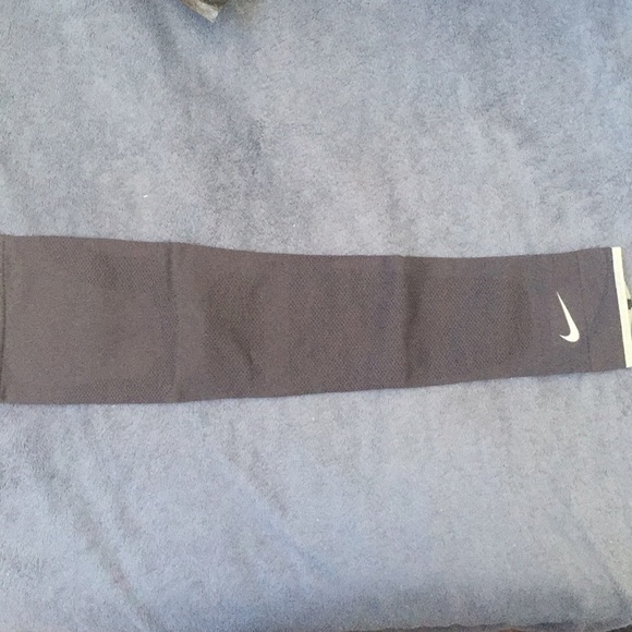 brand new Nike shooting sleeve - Picture 1 of 2